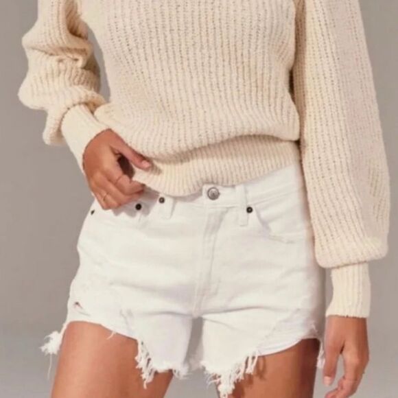 Abercrombie & Fitch Mid Rise Boyfriend Distressed White Shorts- Size 4/27 - Picture 1 of 10